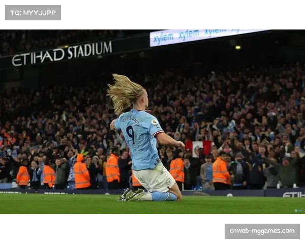 镜头追踪:哈兰德一次反击中从启动到射门的全程跑动热区 镜头追踪:哈兰德一次反击中从启动到射门的全程跑动热区